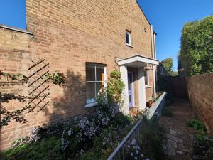 School Road, East Molesey- click for photo gallery